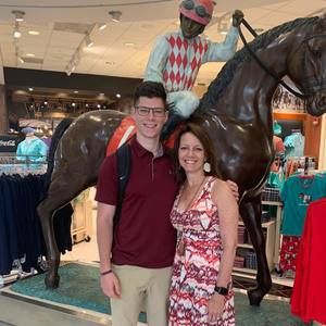 Meet your Posher, Debi